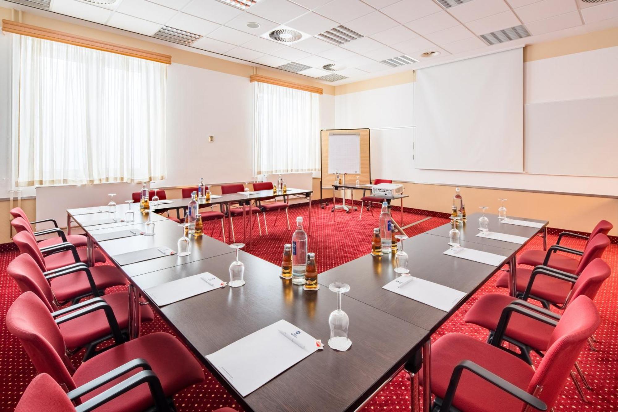 Airways Hotels Frankfurt Airport West Raunheim Exterior photo
